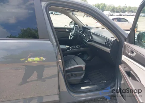 2024 Volkswagen Atlas 2.0T Peak Edition Sel from USA, damaged, VIN 1V2GR2CA6RC547496